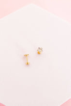 Load image into Gallery viewer, Screwback Stud Earrings - Lyla - Clear