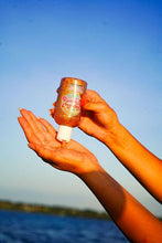 Load image into Gallery viewer, Totally Fun After Sun Glitter Aloe Body Gel 6 oz