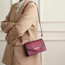 Load image into Gallery viewer, MKF Vanta Women's Saddle Crossbody Fashion Handbag.: Green