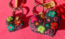 Load image into Gallery viewer, Consuela Charm, Corazon Chico Black