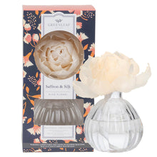 Load image into Gallery viewer, Saffron & Silk Flower Diffuser