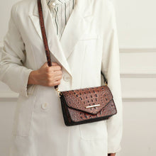 Load image into Gallery viewer, MKF Vanta Women&#39;s Saddle Crossbody Fashion Handbag.: Taupe
