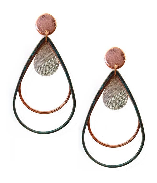 Scratch metal teardrop earring - brass metal