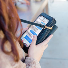 Load image into Gallery viewer, Captiva 2.0 RFID: Sleek Leopard
