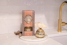 Load image into Gallery viewer, Harvest Pumpkin Holiday Flower Diffuser
