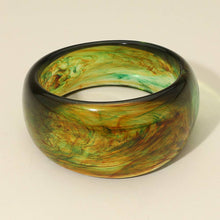 Load image into Gallery viewer, Bold Wide Celluloid Acetate Bangle Bracelet: Green
