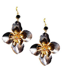 Metal flower earring
