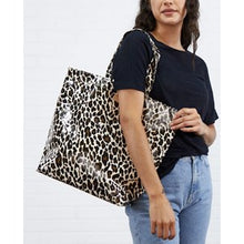 Load image into Gallery viewer, Consuela Grab N Go Basic, Mona
