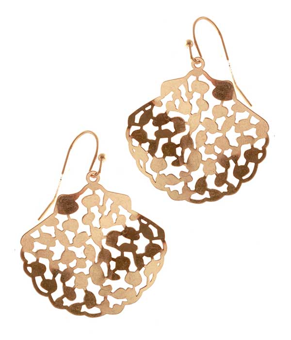 Metal filigree earring