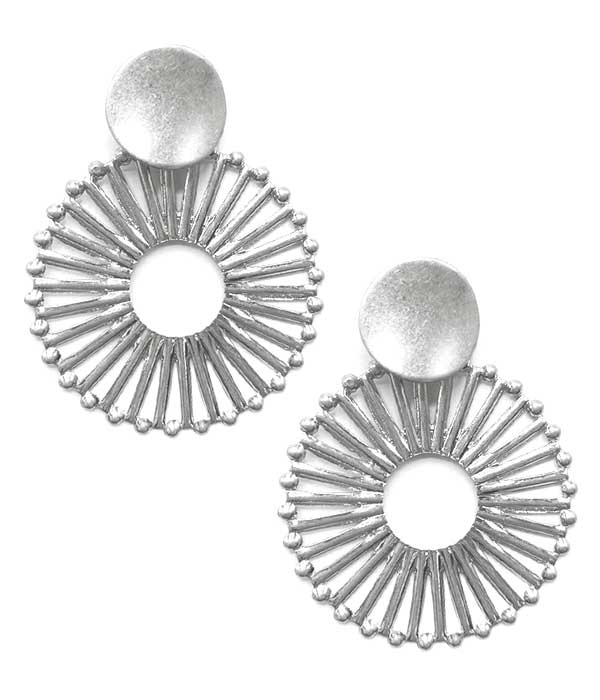 Metal disc earring
