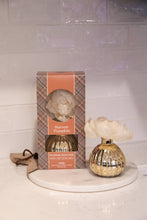 Load image into Gallery viewer, Harvest Pumpkin Holiday Flower Diffuser

