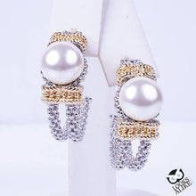 Load image into Gallery viewer, Royal Pearl Earrings

